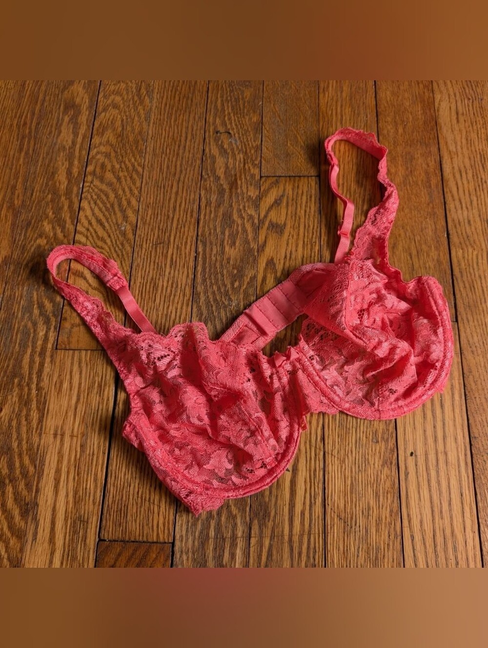 Vintage 80's Victoria's Secret Gold Label Salmon Pink Lace Underwire Bra